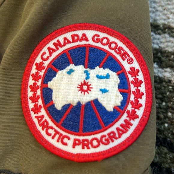 Canada Goose montebello winter parka - Picture 7 of 12